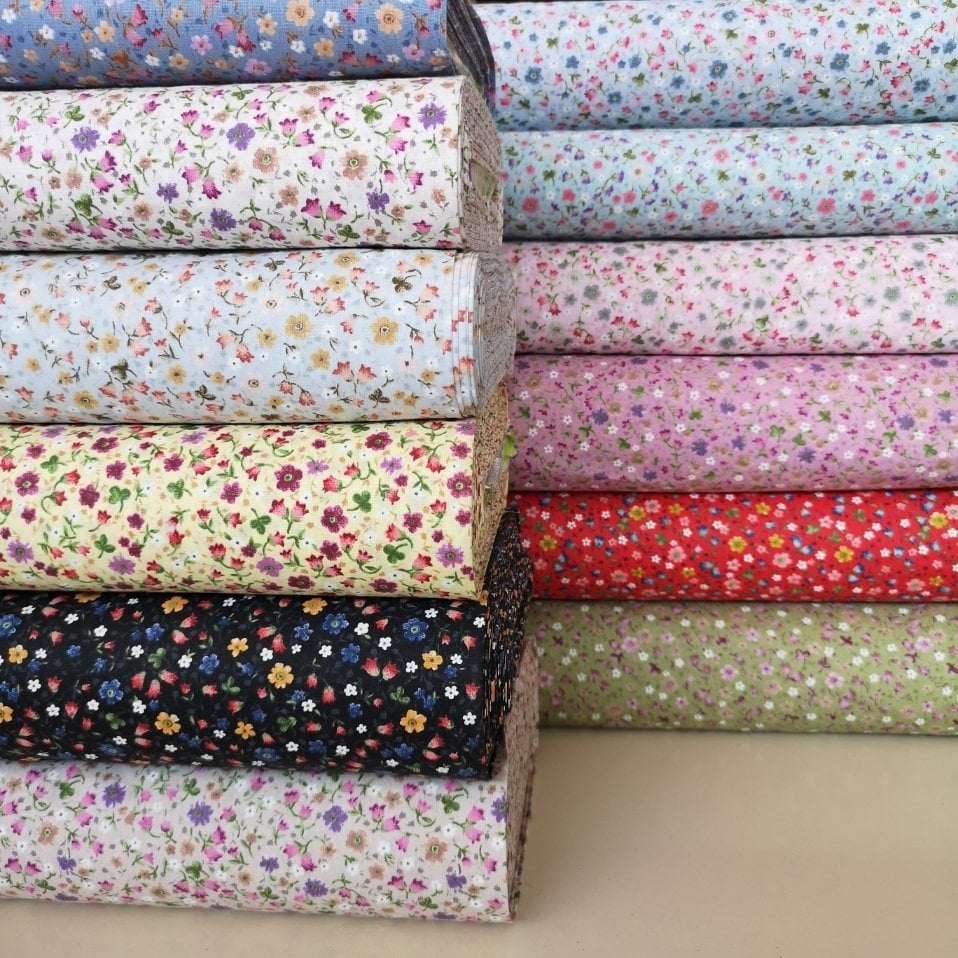 Minik Çiçekli Poplin Kumaşlar