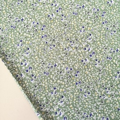 Yoğun Çiçekli Viskon Kumaş Yeşil