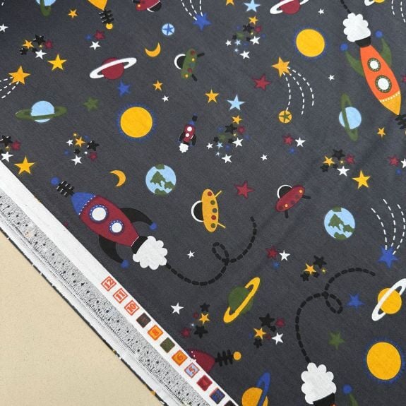 Uzay Yolculuğu Poplin Kumaş Füme