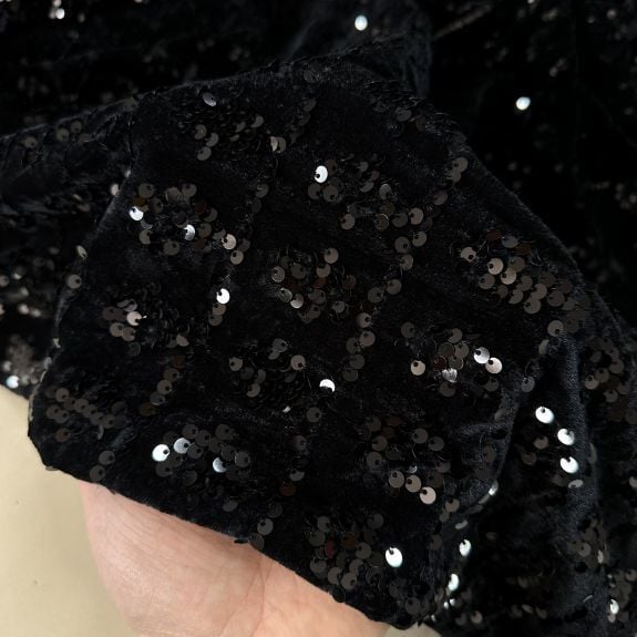 Fatima Siyah Pullu Kadife Kumaş