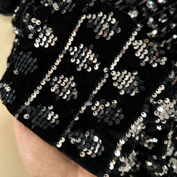 Fatima Gümüş Pullu Kadife Kumaş