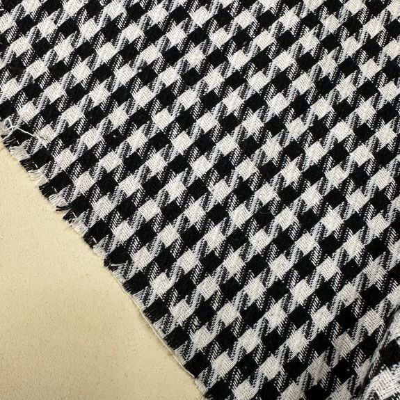 Siyah Kazayağı Şanel Kumaş