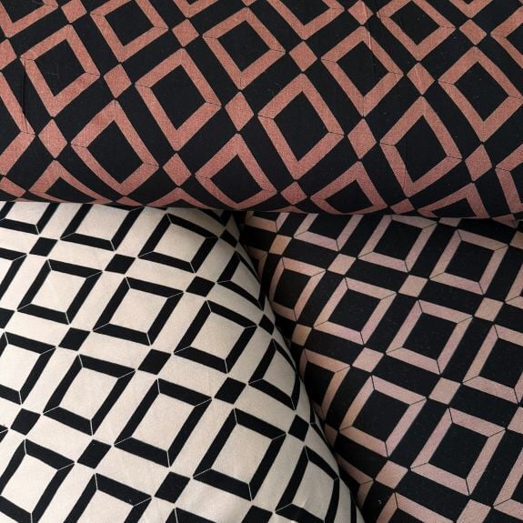 Kare Desen Viskon Kumaş