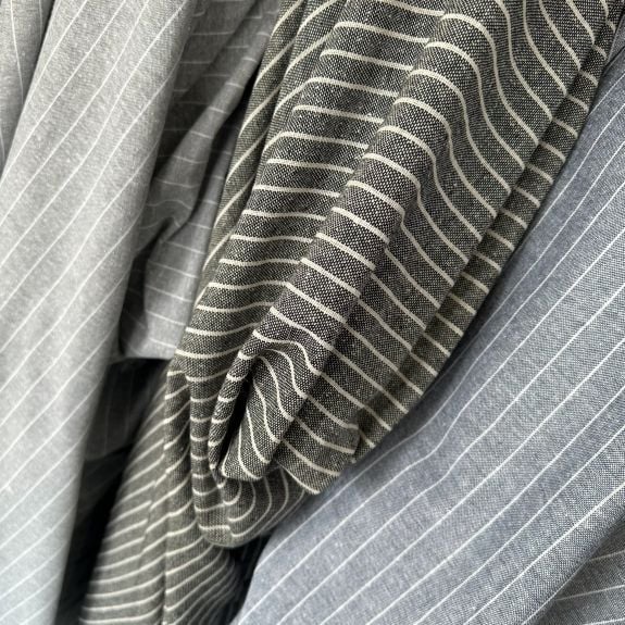 Renkli Zeminli Çizgili Keten Kumaş