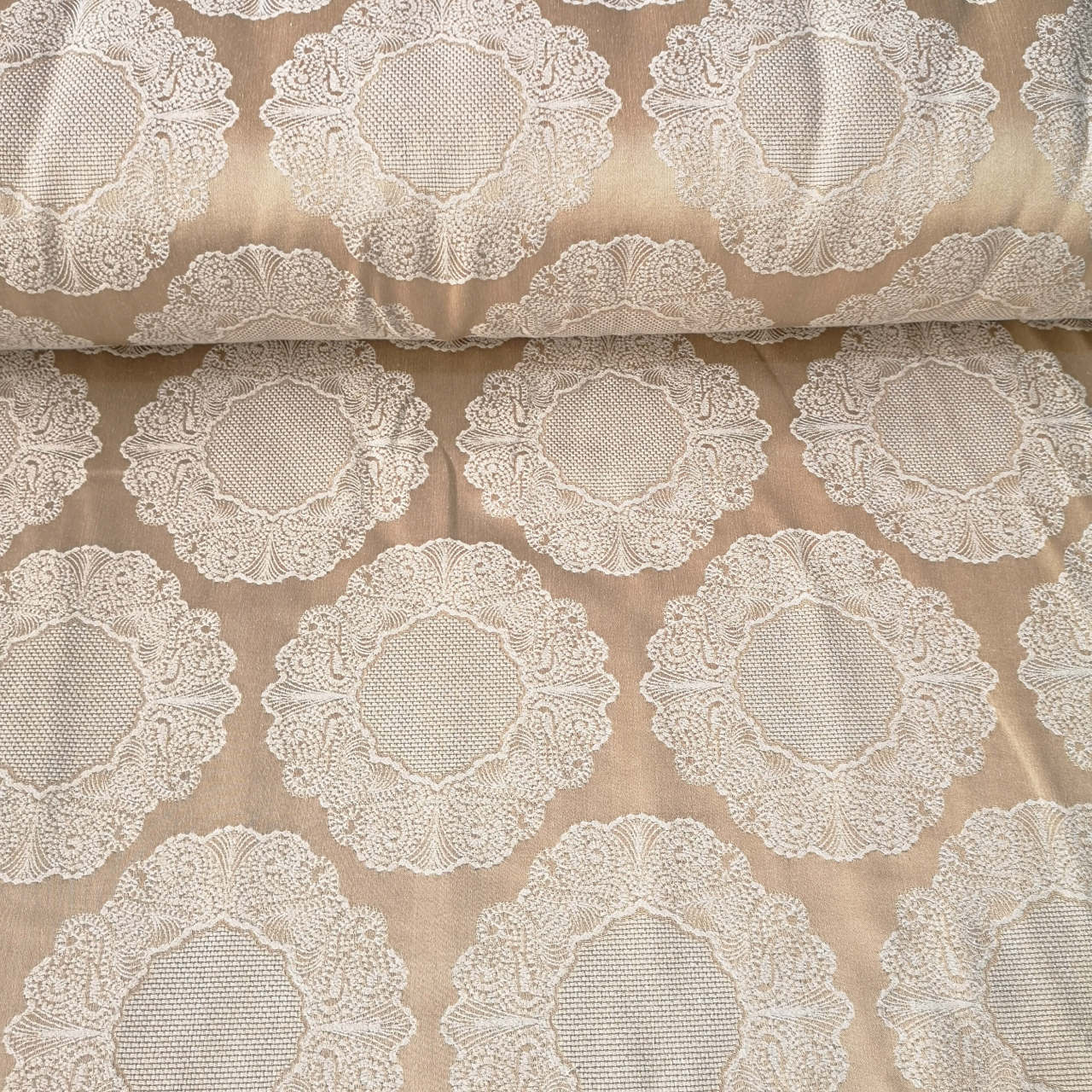 Kapuçino Damask Desen Masaörtüsü