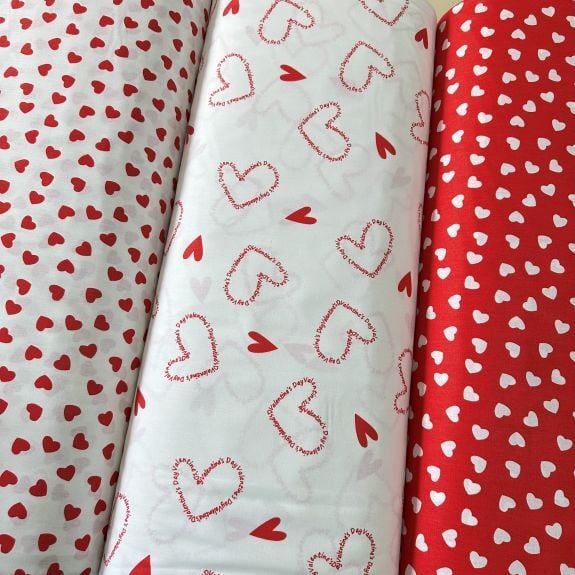 Renkli Minik Kalpler Poplin Kumaş