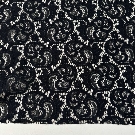 Siyah Sarmaşık Desen Kordoneli Dantel