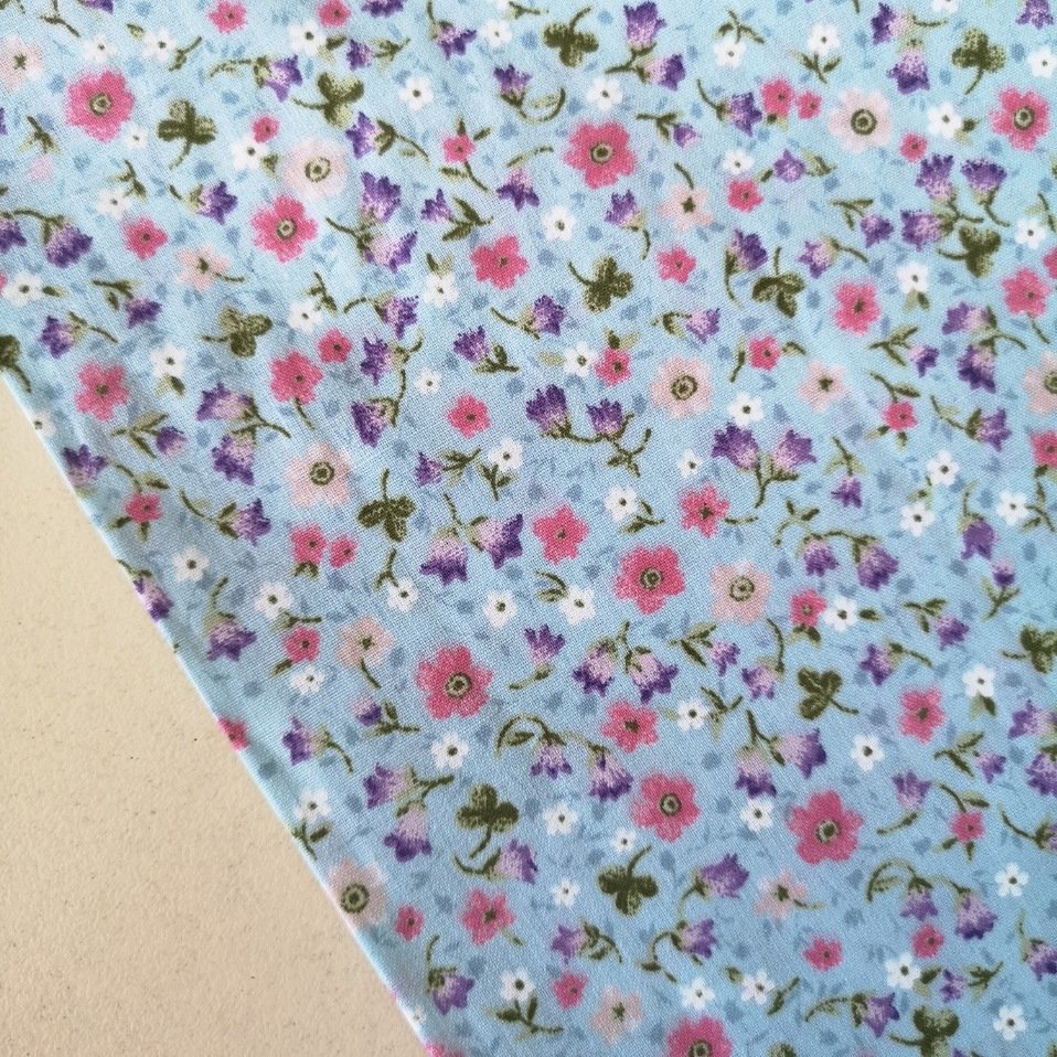 Minik Çiçekli Poplin Kumaşlar Mint