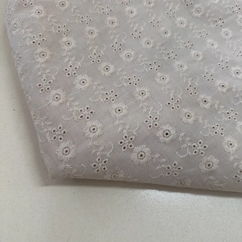 Bej Papatyalı Fisto Kumaş