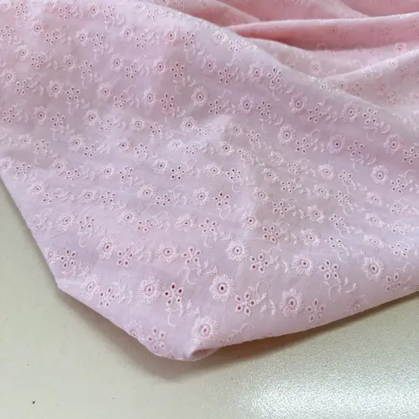 Pembe Papatyalı Fisto Kumaş