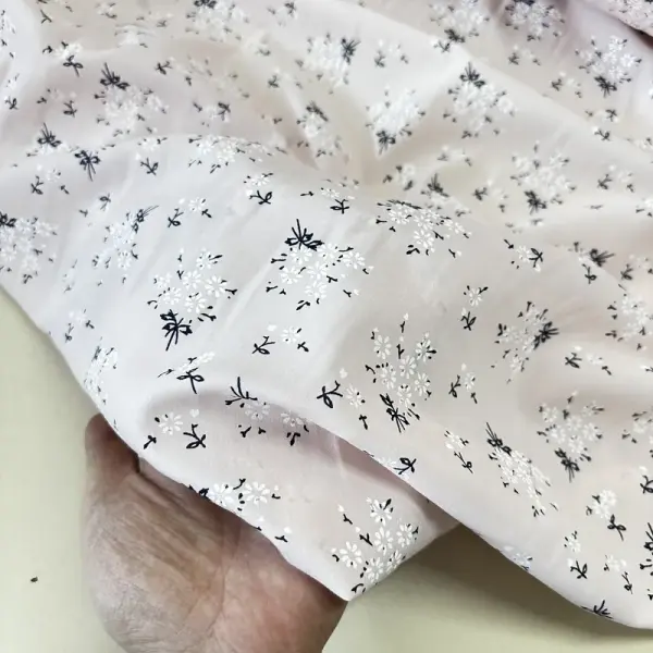 Somon Çıtır Çiçekler Poplin Kumaş