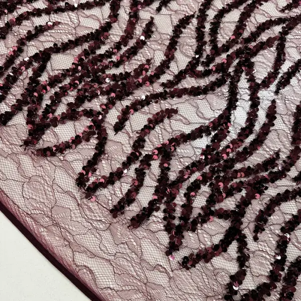 Bordo Sarmaşık Desenli Pullu Dantel