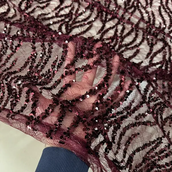 Bordo Sarmaşık Desenli Pullu Dantel