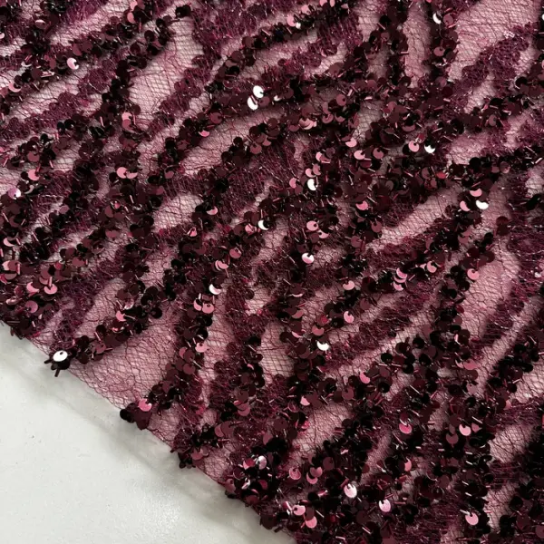 Bordo Sarmaşık Desenli Pullu Dantel