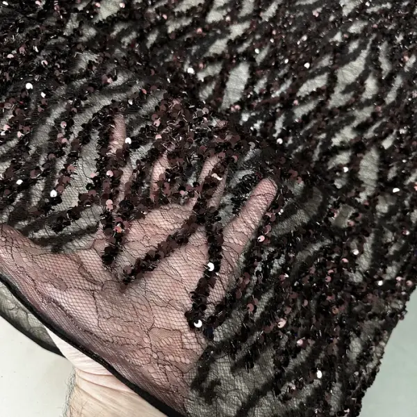 Kahverengi Sarmaşık Desenli Pullu Dantel