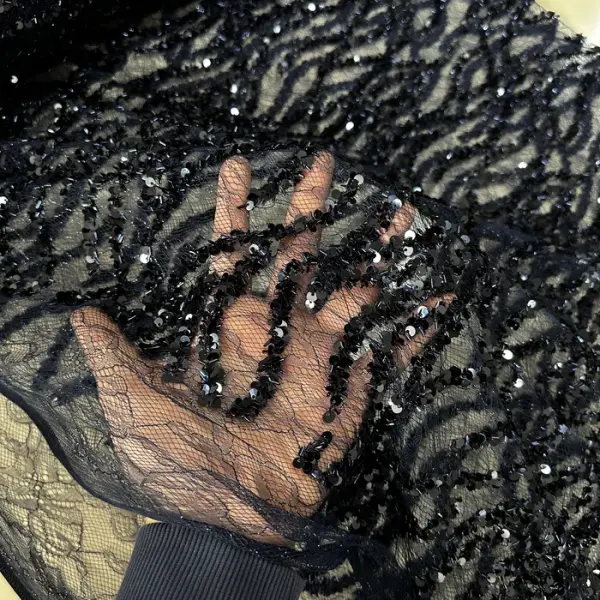 Lacivert Sarmaşık Desenli Pullu Dantel