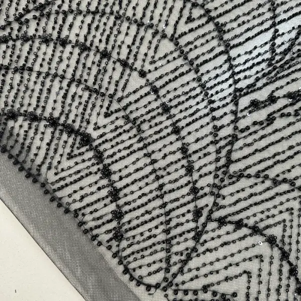 Siyah Göz Yaşı Desenli Boncuklu Dantel