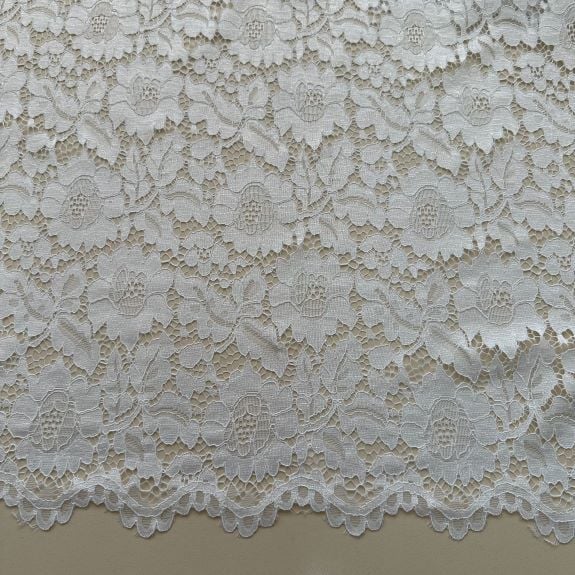 Kırık Beyaz Çiçekli Kordoneli Dantel