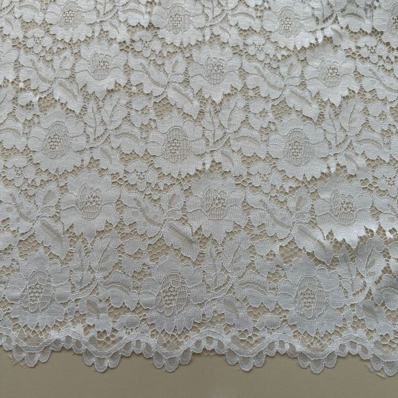 Kırık Beyaz Çiçekli Kordoneli Dantel
