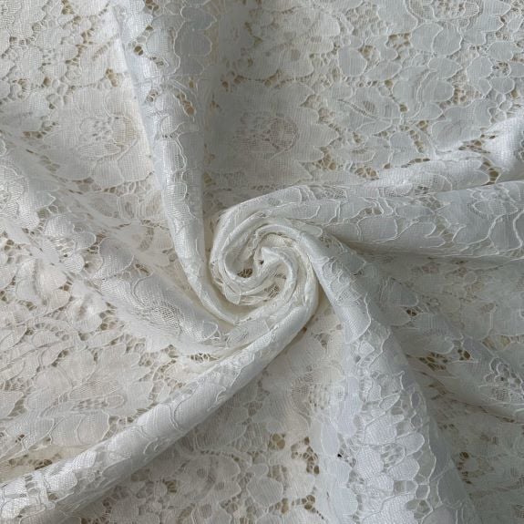 Kırık Beyaz Çiçekli Kordoneli Dantel