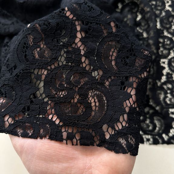 Siyah Çiçekli Kordoneli Dantel