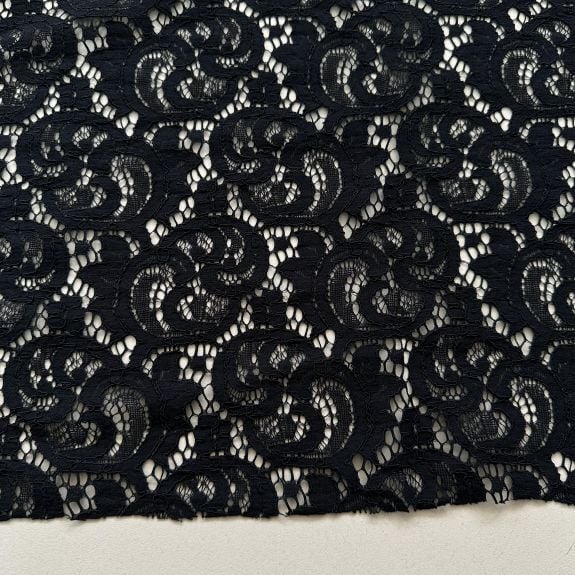 Siyah Çiçekli Kordoneli Dantel