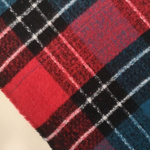 Winter Yard Kırmızı Petrol Kumaş