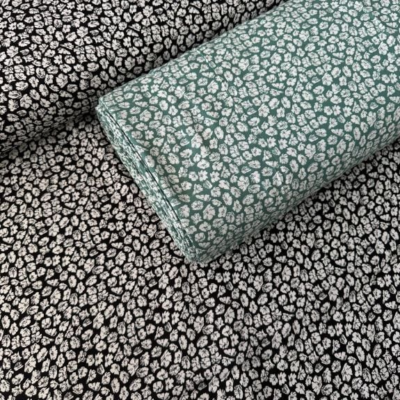 Noktalı Karanfiller Viskon Kumaş