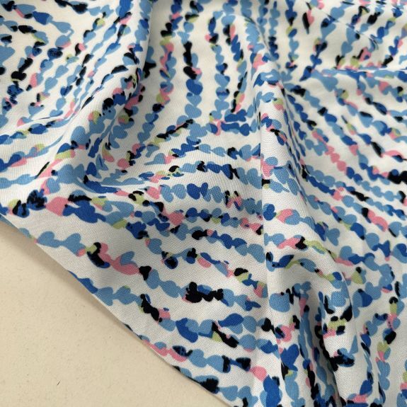 Krem Zemin Yeşil Desen Viskon Kumaş