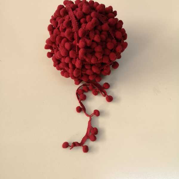 Bordo Şerit Ponpon
