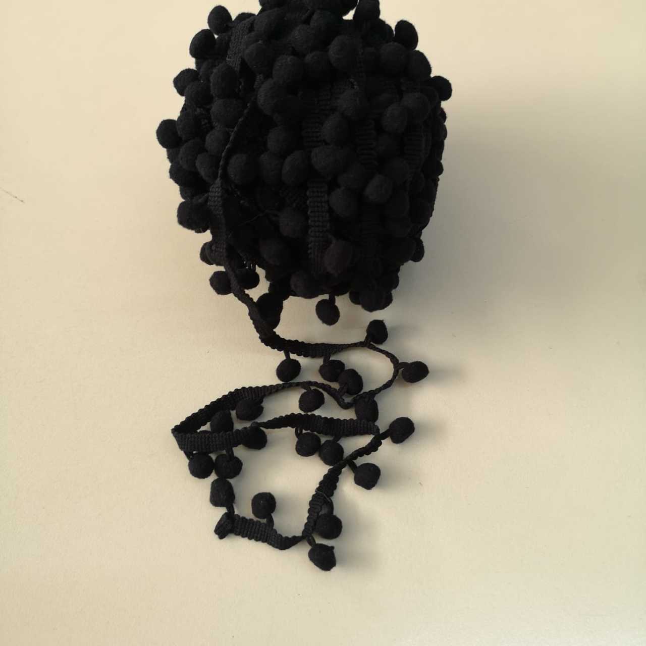 Siyah Şerit Ponpon