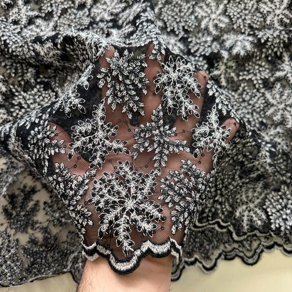 Sim Efektli Yaprak Desenli Fransız Dantel Siyah