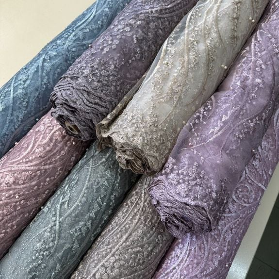 Petunya Dalı Fransız Danteli