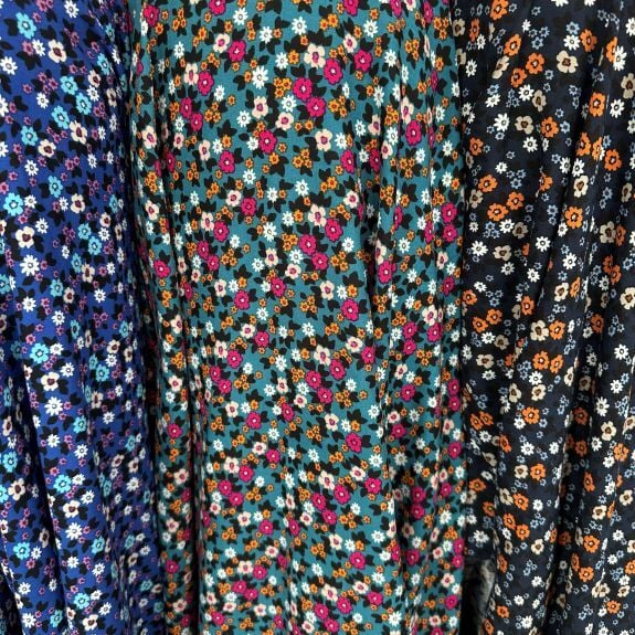 Renkli Papatyalı Viskon Kumaş