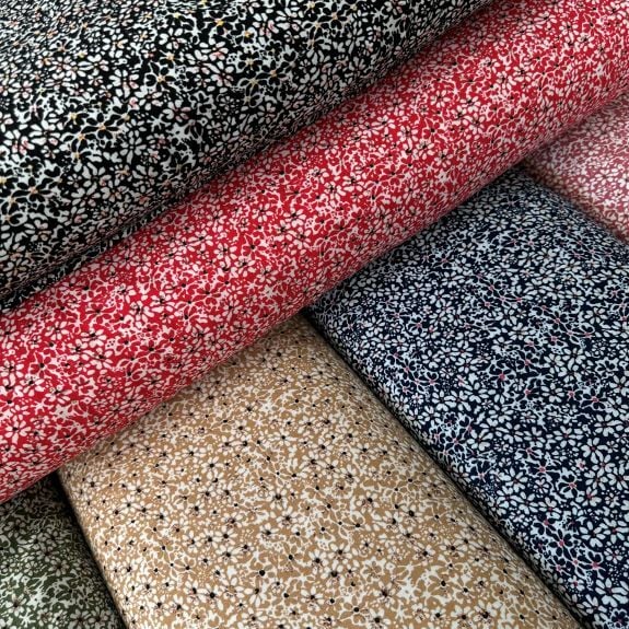 Dallar Ve Papatyalar Viskon Kumaş