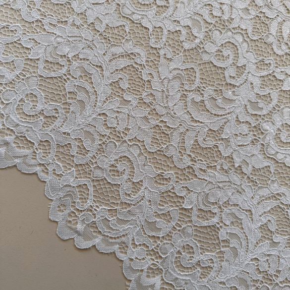 Kırık Beyaz Buket Desenli Kordoneli Dantel