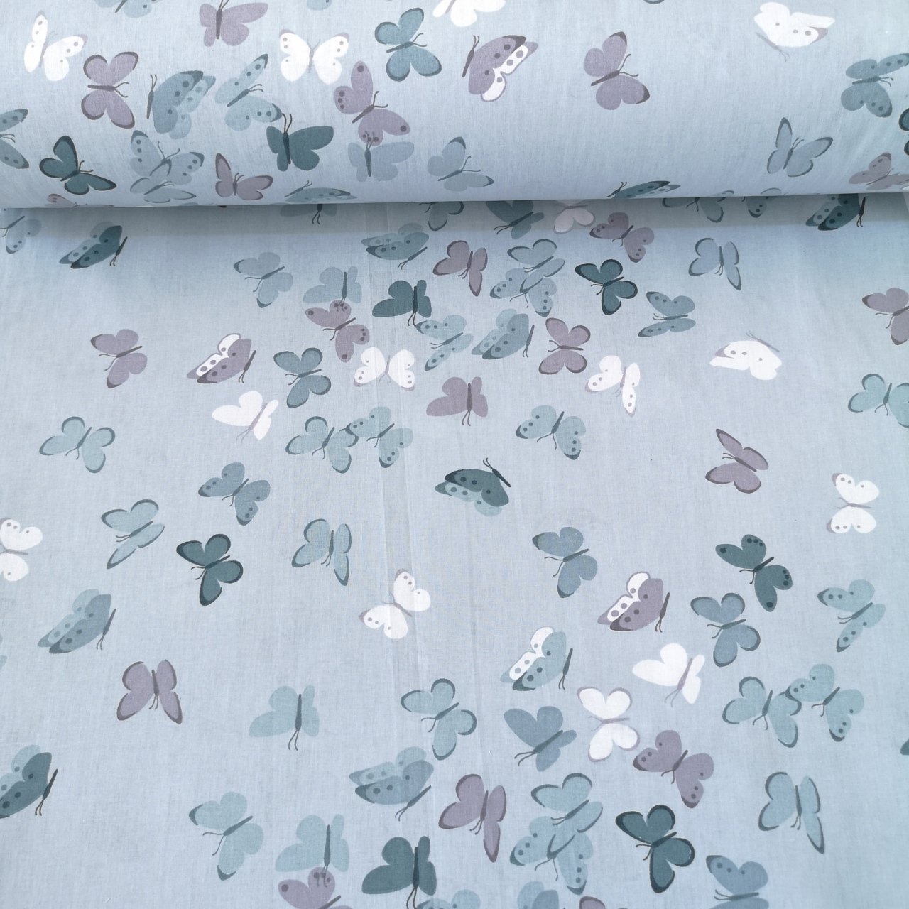 Minik Kelebekler Poplin Kumaş Mint