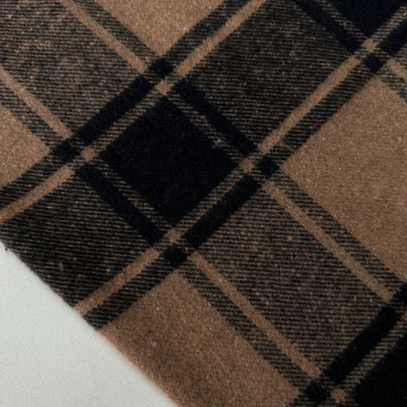 Kahverengi Kareli Oduncu